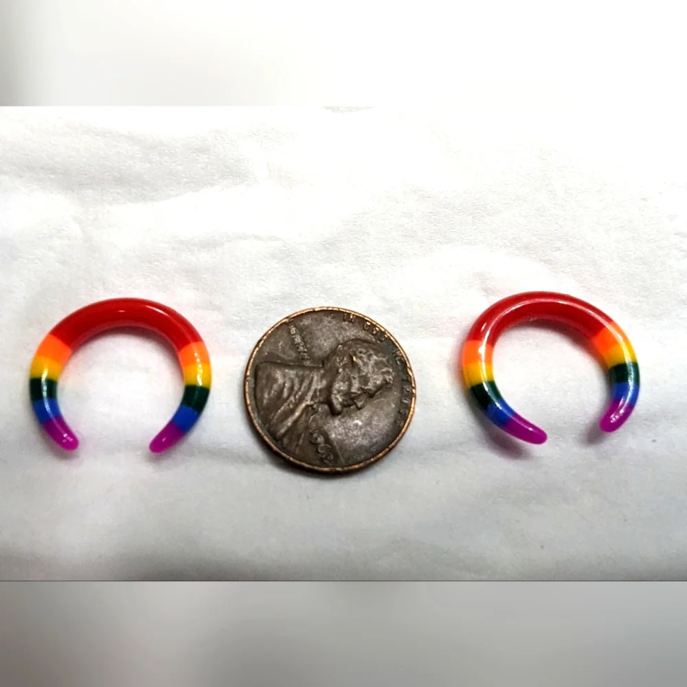 8g 1 pair of Rainbow gauged stretchers/pinchers Plastic Earrings